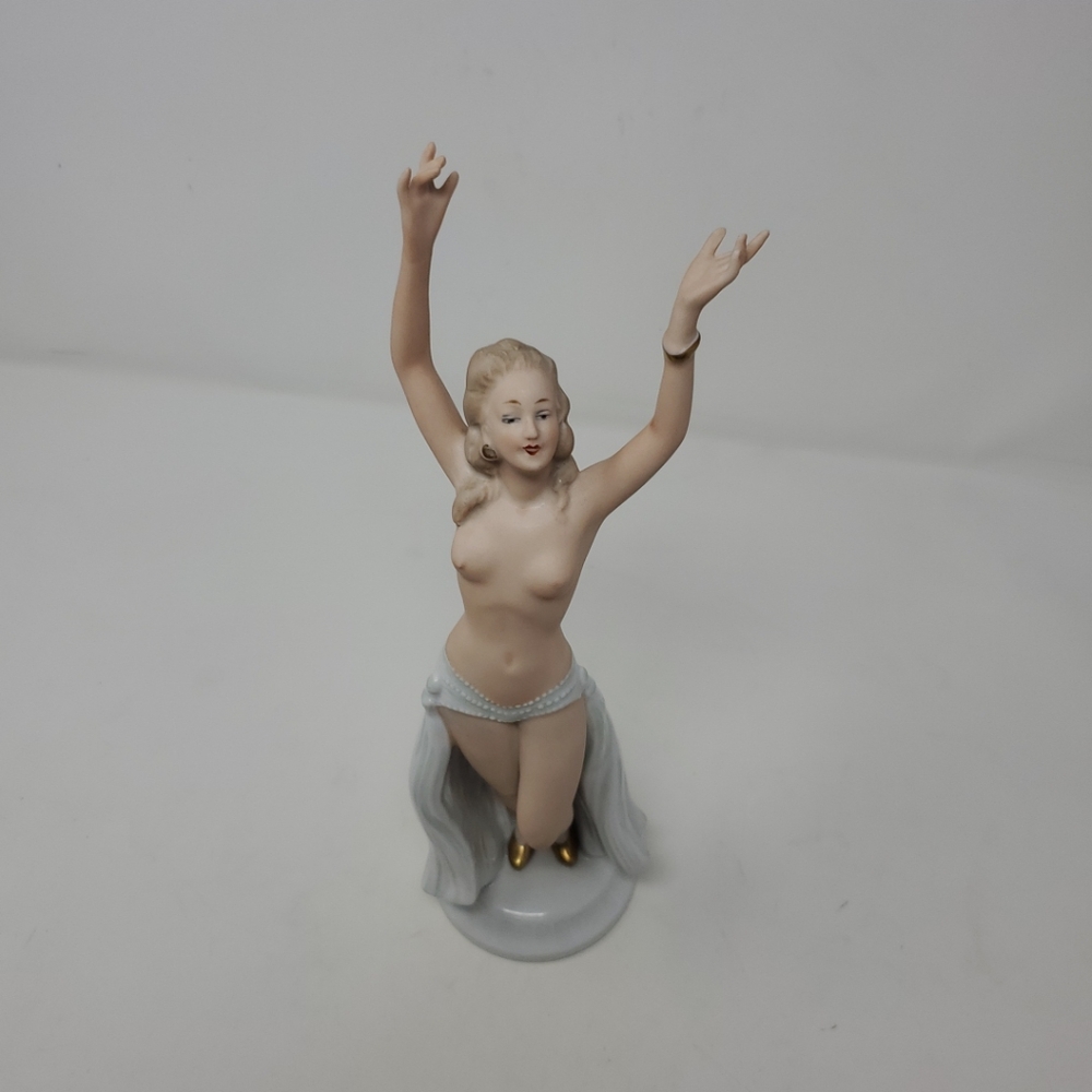 Vintage Wallendorf Nude Figurine 1764- 1957/A   2WLL002
